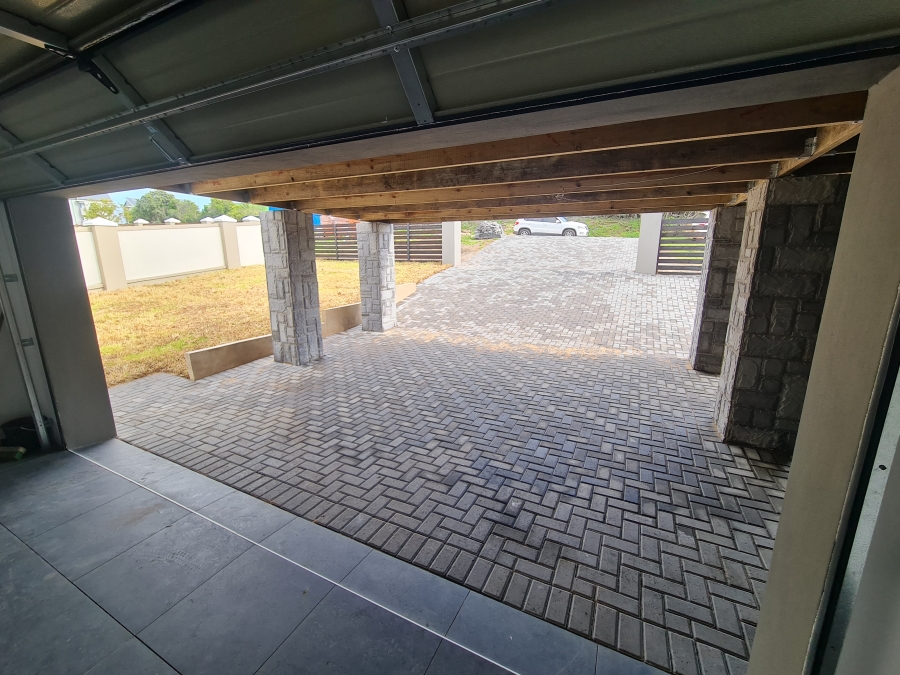 3 Bedroom Property for Sale in Marina Martinique Eastern Cape